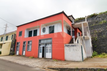 House 7 Bedrooms in Ribeira da Janela