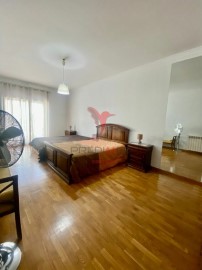 Apartment 3 Bedrooms in Peso da Régua e Godim