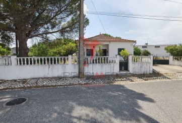 House 4 Bedrooms in Alcanena e Vila Moreira