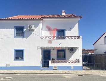 House 4 Bedrooms in Vimieiro