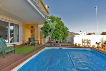 House 6 Bedrooms in Loures