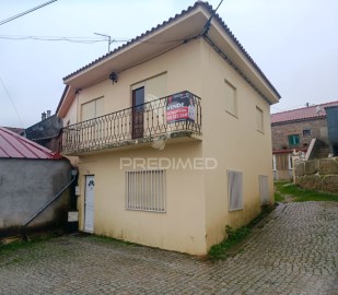 House 4 Bedrooms in Guarda