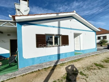 House 2 Bedrooms in Gondemaria e Olival