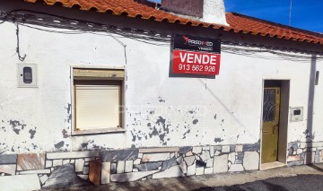 House 2 Bedrooms in Vimieiro