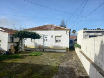 House 2 Bedrooms in Lajes