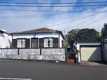 House 3 Bedrooms in Angra (São Pedro)