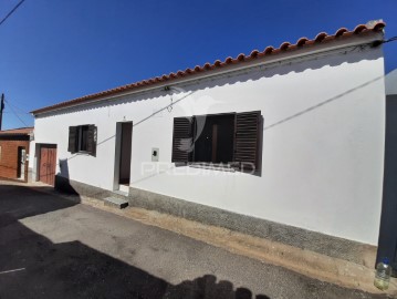 House 3 Bedrooms in Odivelas