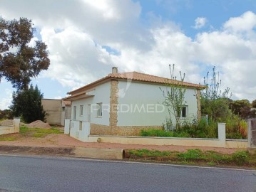 Maison 2 Chambres à Nossa Senhora Misericórdias