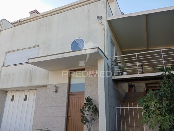 House 5 Bedrooms in Nogueira, Fraião e Lamaçães