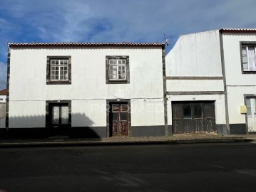 House 4 Bedrooms in Santa Cruz da Graciosa