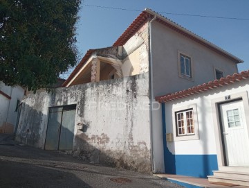 House 4 Bedrooms in Abrã