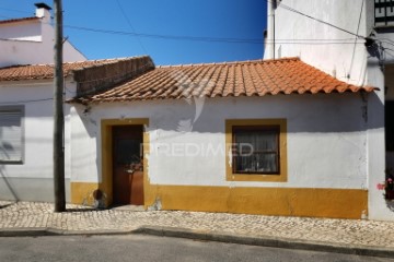 House 2 Bedrooms in Amiais de Baixo