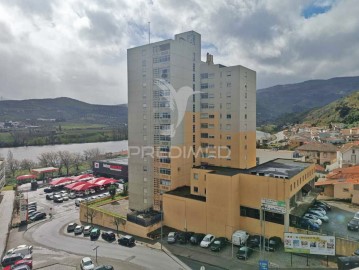 Apartment 4 Bedrooms in Peso da Régua e Godim