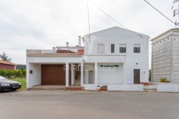 House 3 Bedrooms in Évora de Alcobaça