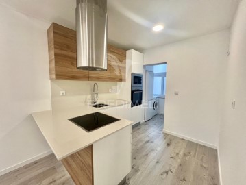 Apartamento 2 Quartos em Baixa da Banheira e Vale da Amoreira