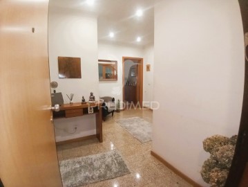 Apartment 3 Bedrooms in Mafamude e Vilar do Paraíso