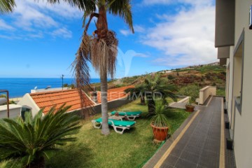 House 5 Bedrooms in Arco da Calheta