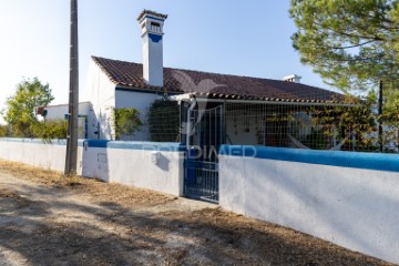 Country homes 3 Bedrooms in Capelins (Santo António)