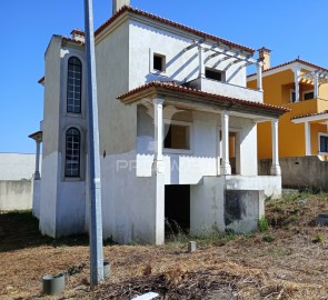 House 3 Bedrooms in Cartaxo e Vale da Pinta