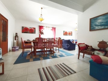 Apartment 3 Bedrooms in Porto de Mós - São João Baptista e São Pedro