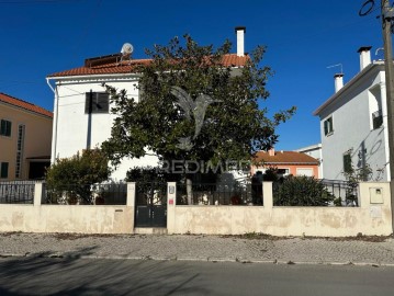 House 5 Bedrooms in Cidade de Santarém