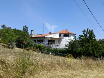 House 7 Bedrooms in Além da Ribeira e Pedreira