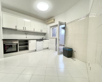 Apartamento 3 Quartos em Quelfes