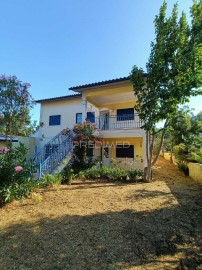 House 3 Bedrooms in Urqueira