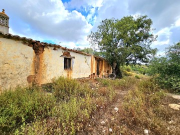 Moradia  em São Salvador e Santa Maria