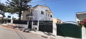 House 3 Bedrooms in Quinta do Conde