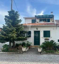 House 3 Bedrooms in Vila Nova da Barquinha