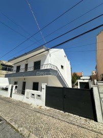 House 5 Bedrooms in Santa Iria de Azoia, São João da Talha e Bobadela