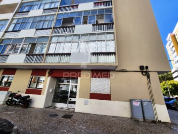 Piso 2 Habitaciones en União das Freguesias de Setúbal