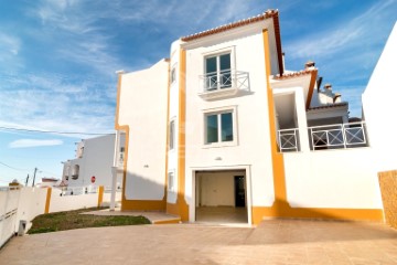 House 4 Bedrooms in Ericeira