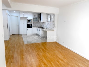 Apartamento 2 Quartos em Algueirão-Mem Martins