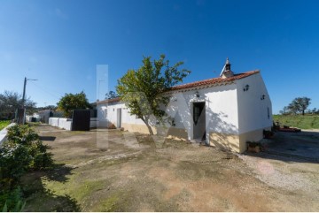 House 3 Bedrooms in Cachopo