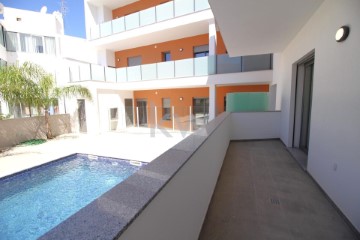 Apartment 3 Bedrooms in Alcantarilha e Pêra