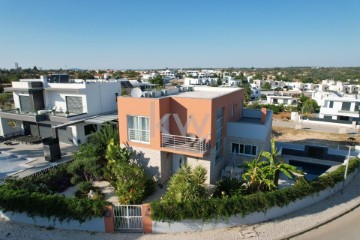 Maison 3 Chambres à Alcantarilha e Pêra