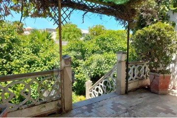 House 6 Bedrooms in Quelfes