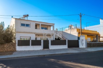 Maison 5 Chambres à São Clemente