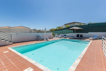 House 5 Bedrooms in Armação de Pêra