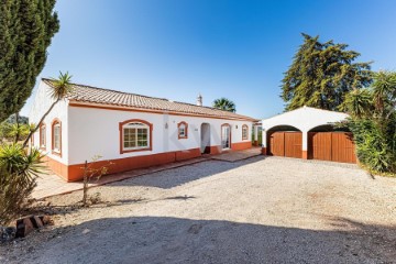 House 3 Bedrooms in Silves