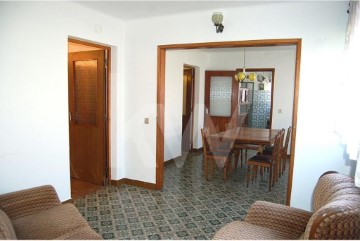 House 2 Bedrooms in Cernache