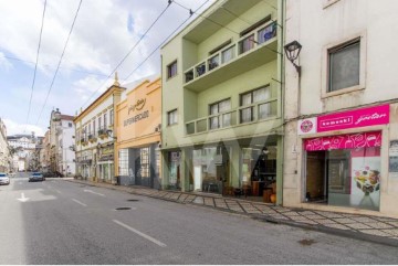 Prédio em São Martinho do Bispo e Ribeira de Frades