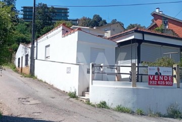 Maison  à Santo António dos Olivais