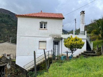 House 2 Bedrooms in Pomares