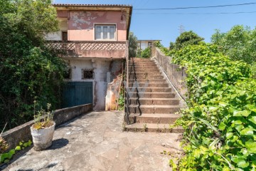 Maison 4 Chambres à Santo António dos Olivais