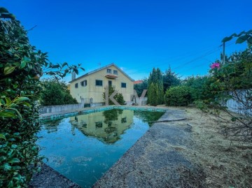 House 5 Bedrooms in Lamego (Almacave e Sé)