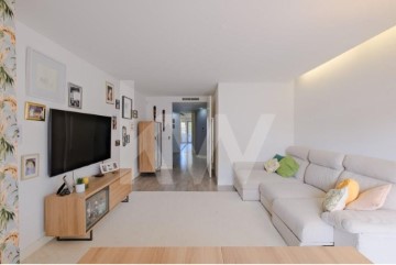 Apartamento 2 Quartos em Carcavelos e Parede