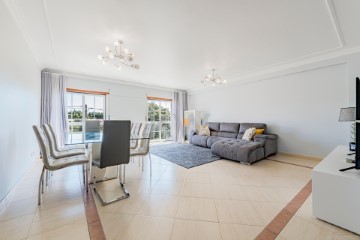 Apartamento 2 Quartos em Loures